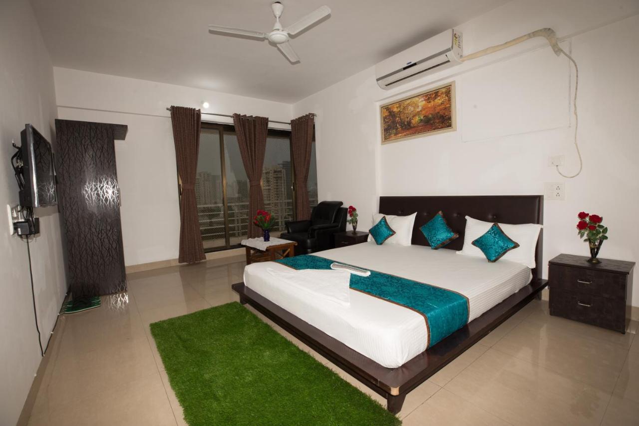 Aristo Room, - Near Kokilaben Dhirubai Ambani Hospital For Family Only, * Mumbai