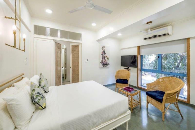 Kemps Corner Hotel 2*