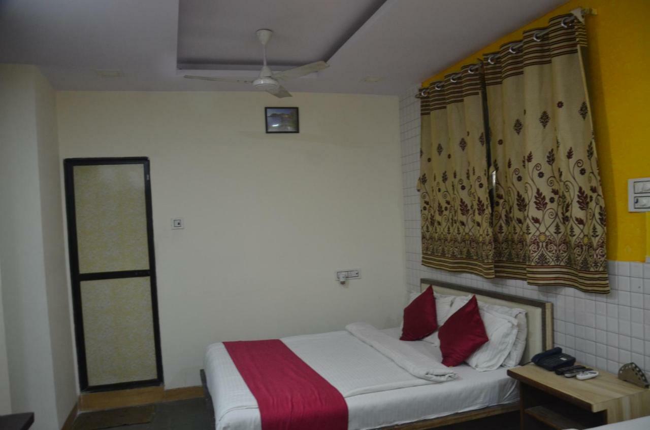 Hotel Sai Leela Residency 2*