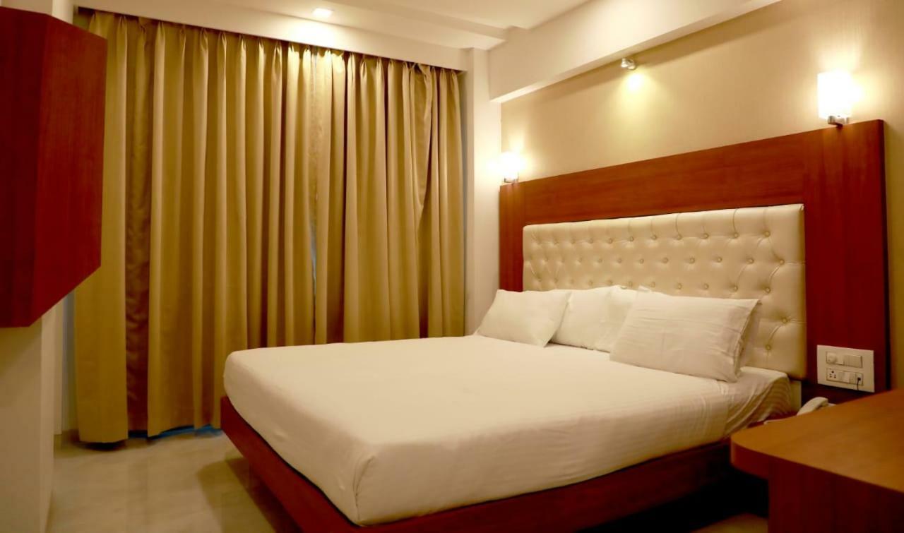Hotel Lords, Mumbai