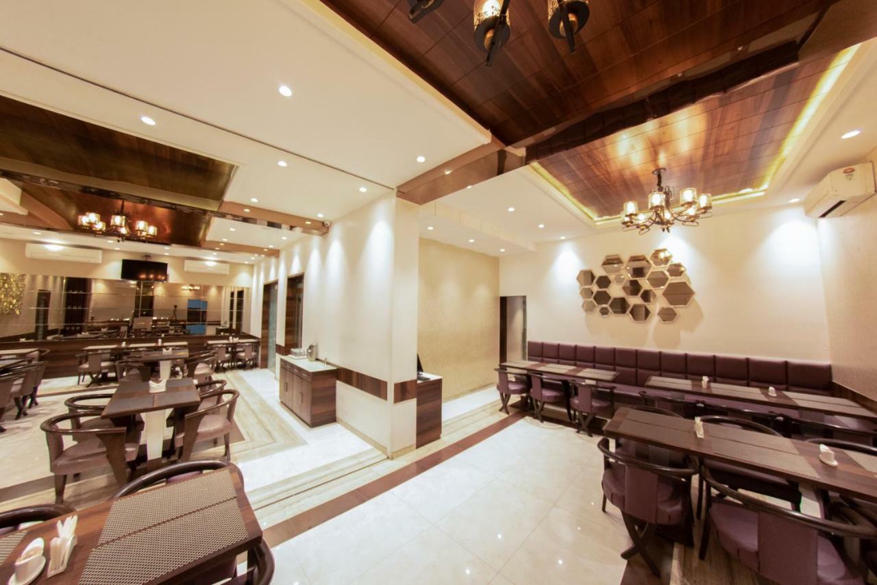 Hotel Manama 3*