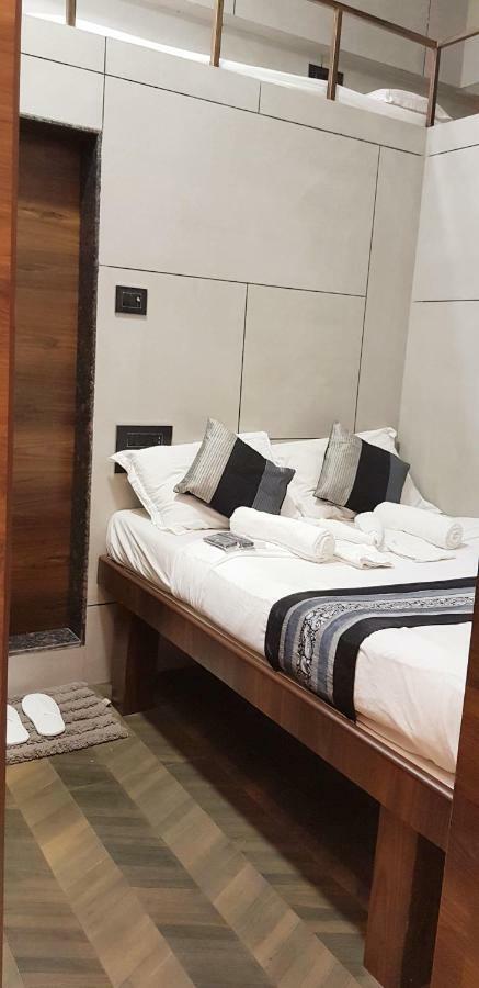 Dadar Near Station Hotel
