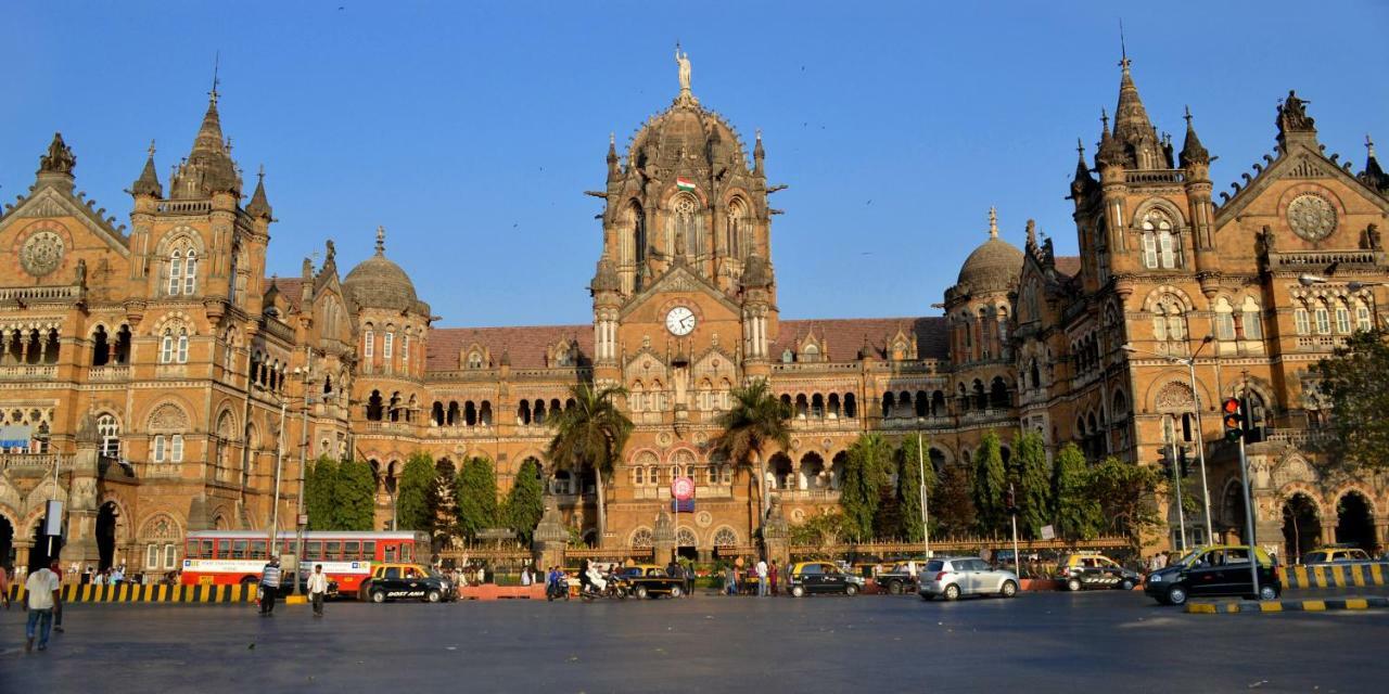 Aman Near Cst Hotel 2*