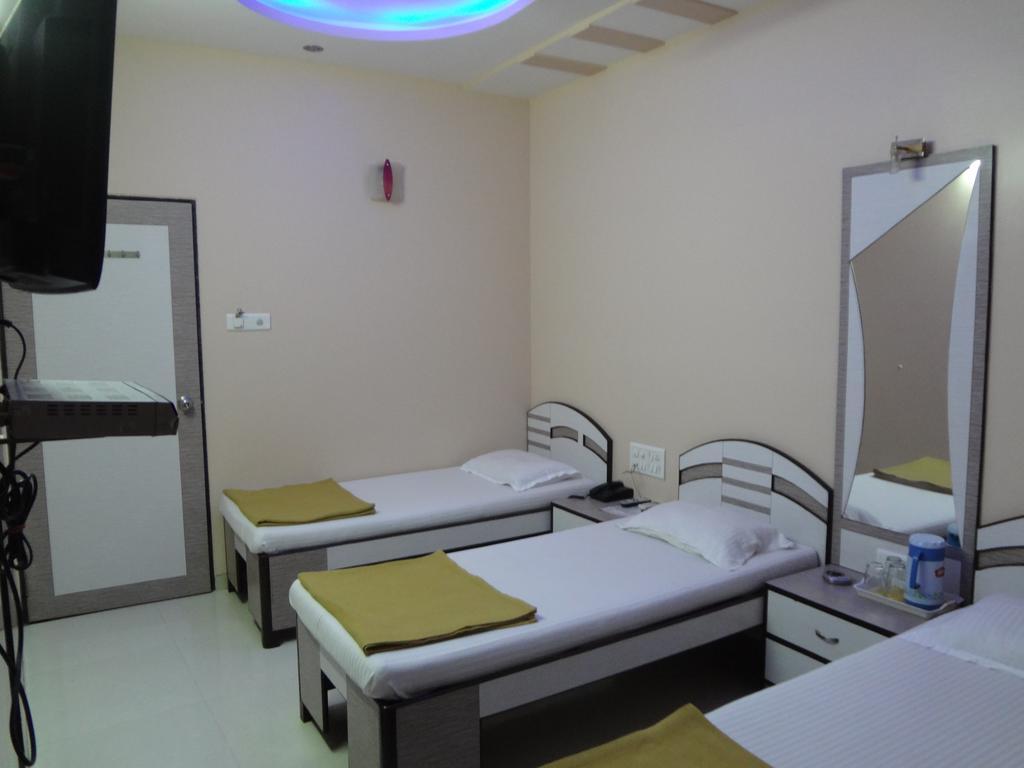 Broadway Colaba Hotel
