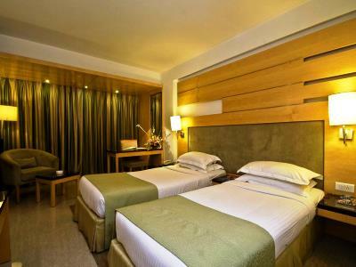Hotel Peninsula Grand Mumbai