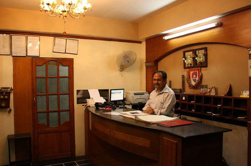 Hotel Fabexpress Highway Residency Mumbai