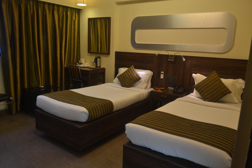 Hotel Plaza Mumbai