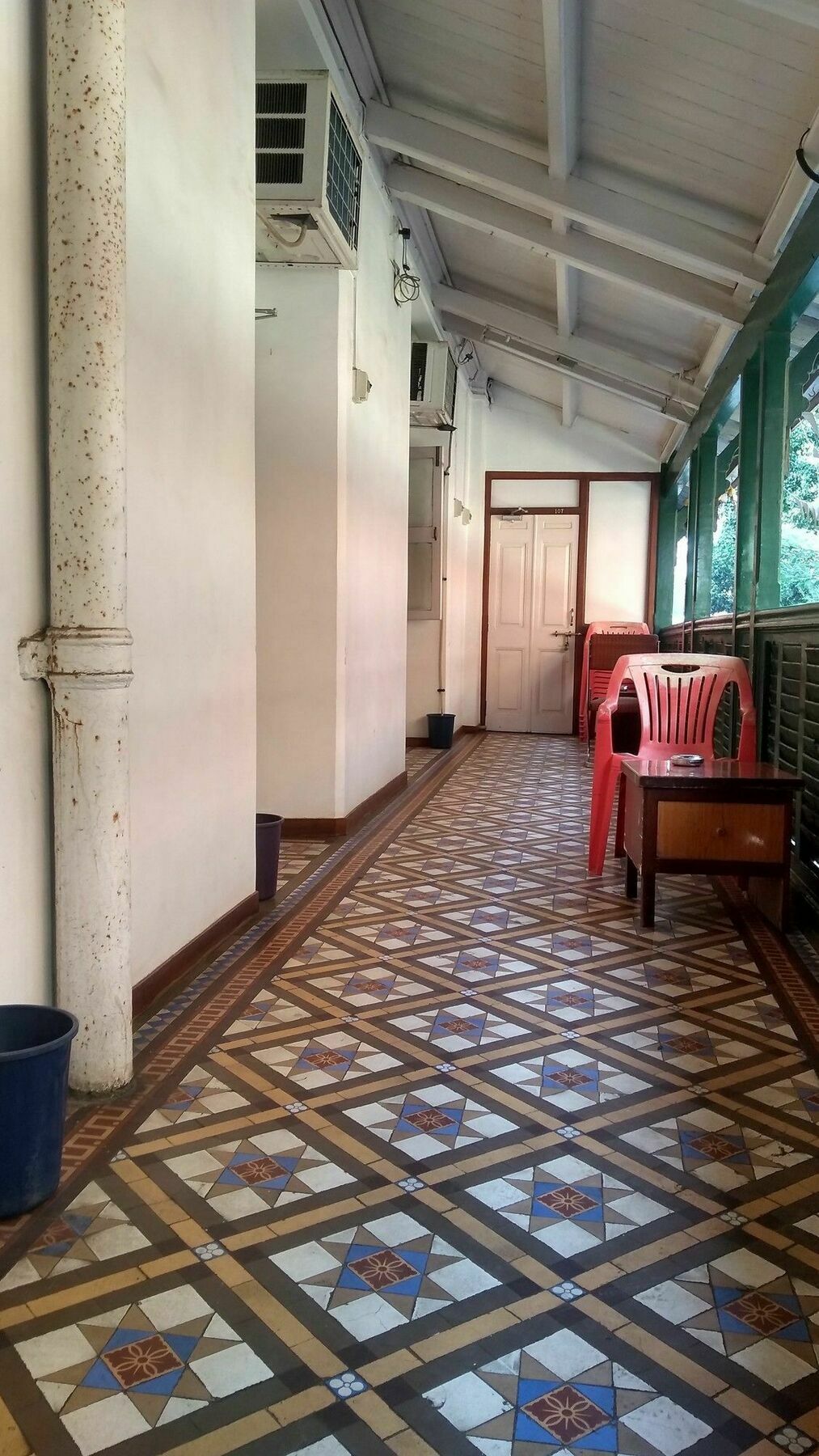 Carlton - Behind Taj Mahal Palace Colaba