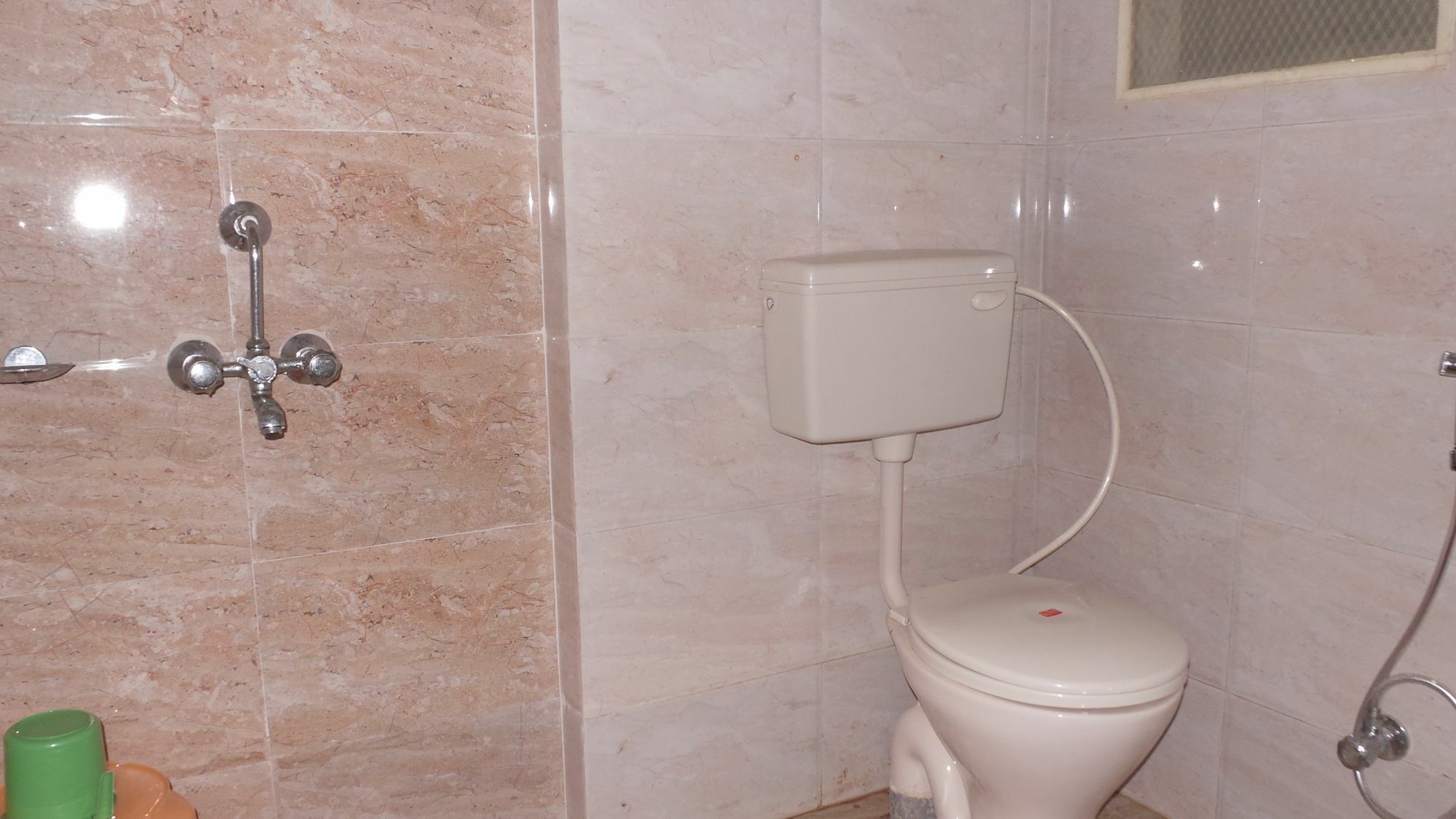 Hotel Oyo 8311 Galaxy Residency
