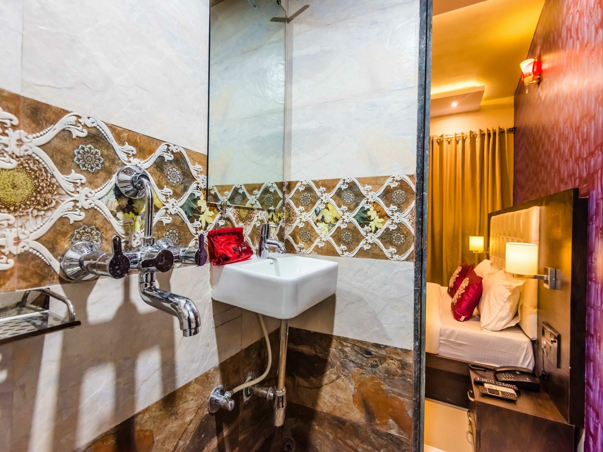 Hotel Oyo 6719 Atlas Grand 3*