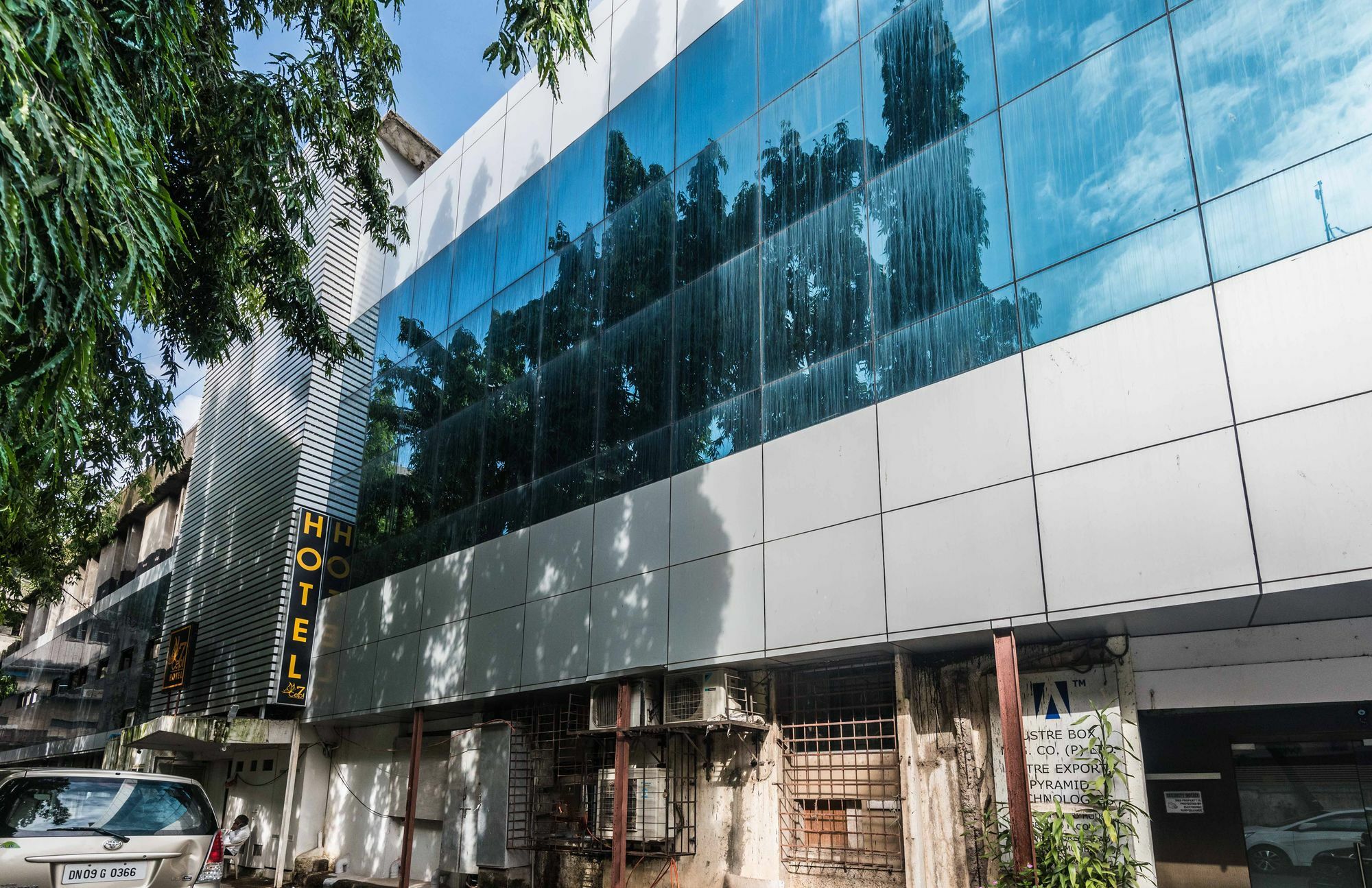 Oyo 6832 7 Cepl Hotel Mumbai
