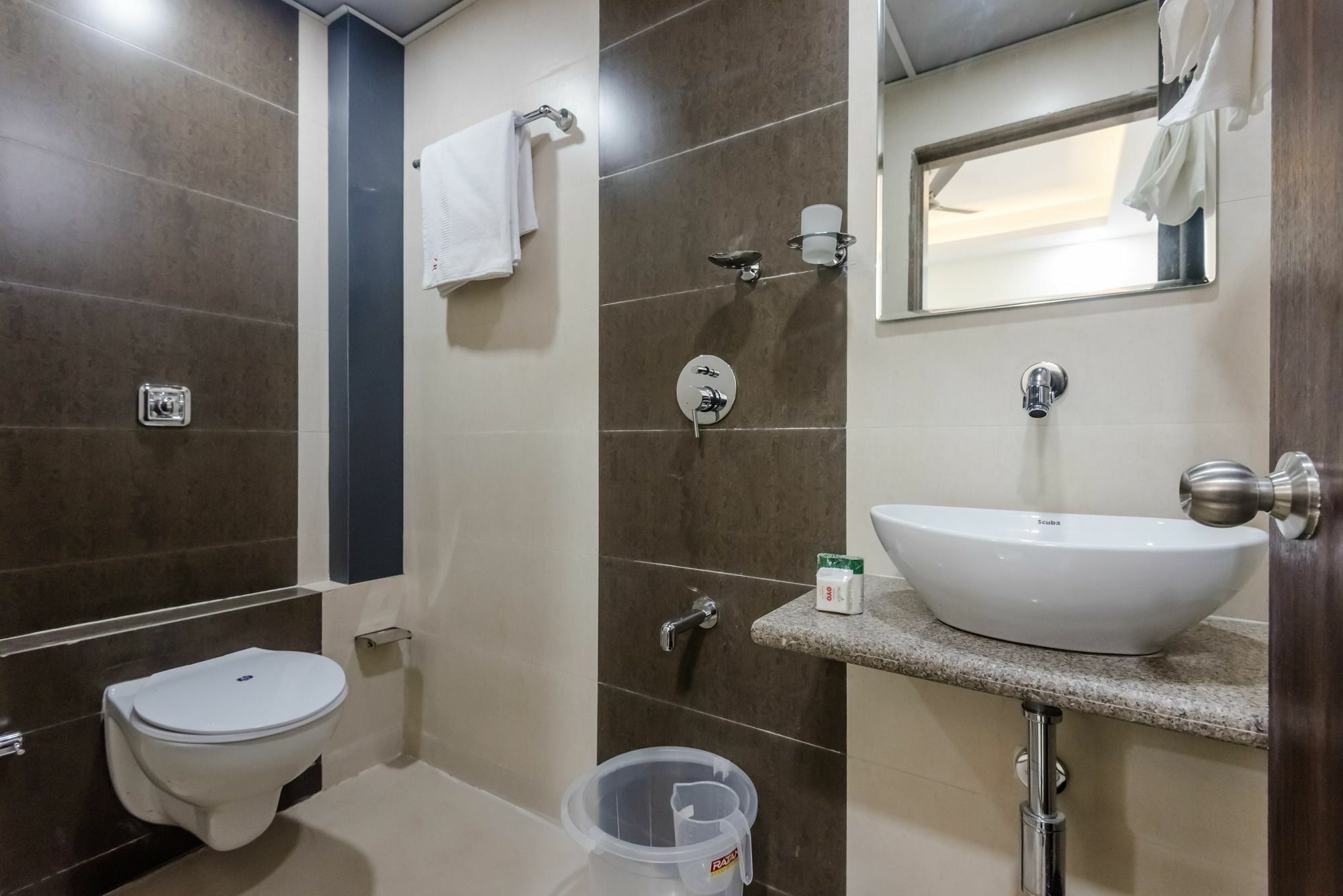 Zee Residency Hotel *