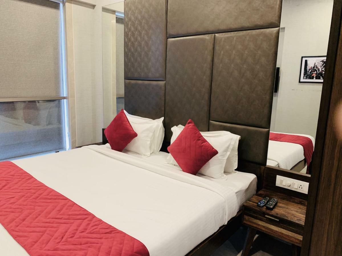 Theory9 Premium Service Khar * Mumbai