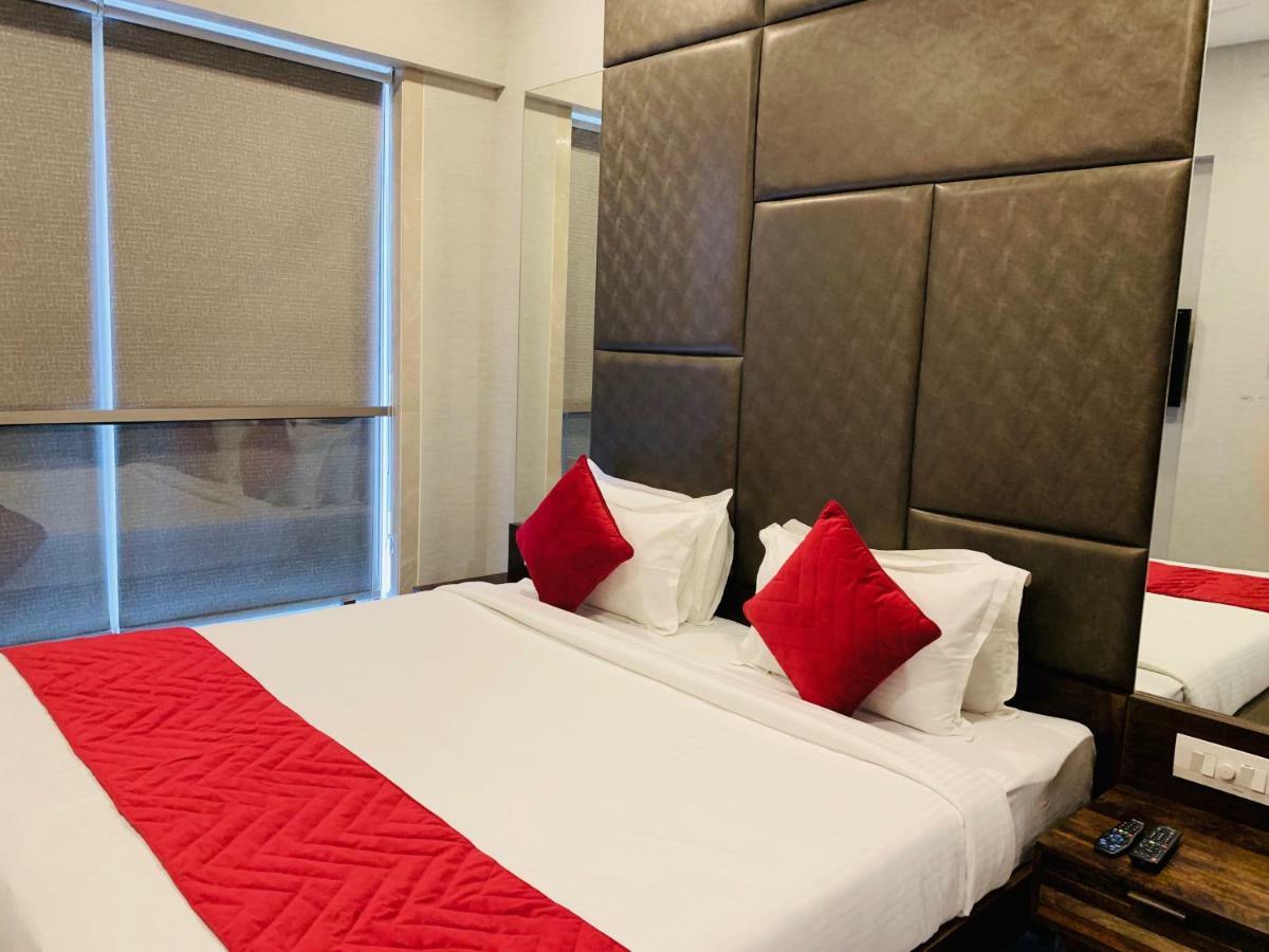 Theory9 Premium Service Khar *