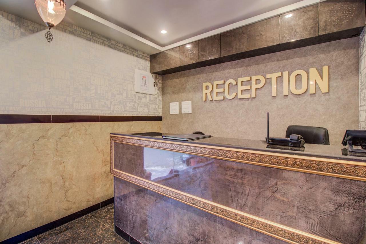 Oyo 42009 A One Hotel 3*
