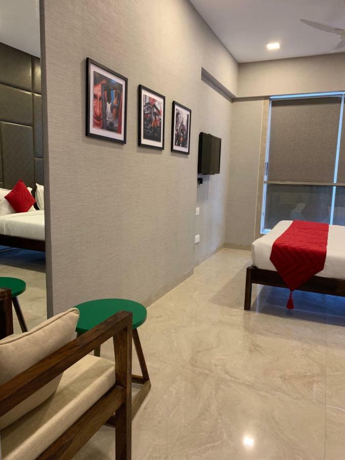 Theory9 Premium Service Khar Apartment