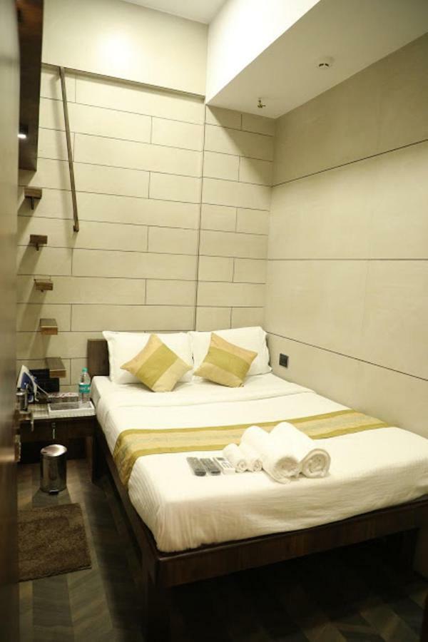 Dadar Near Station Hotel