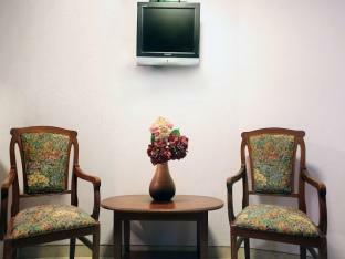 Hotel Benazeer 2*