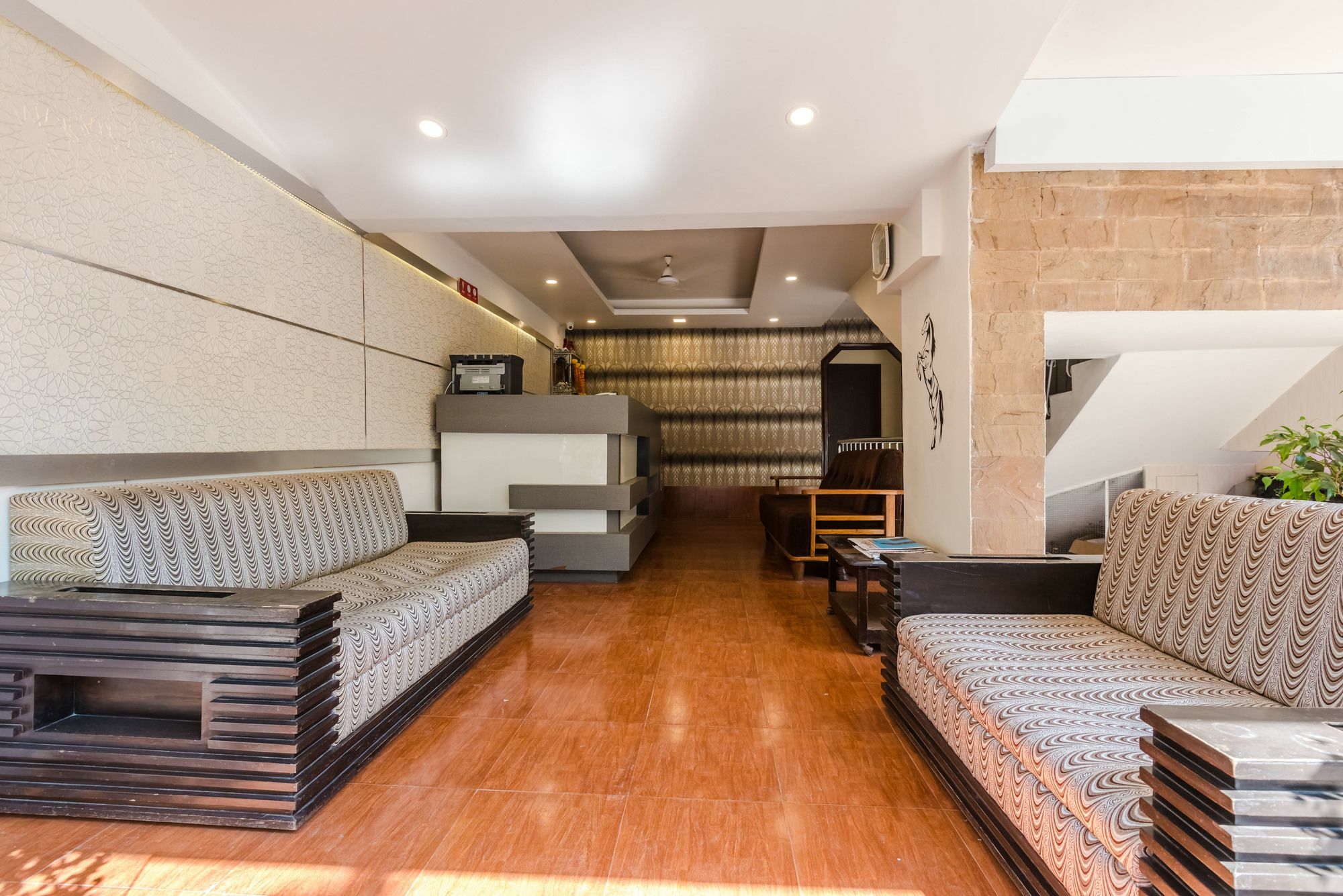 Hotel O Rana Residency Near Western Express Highway Metro Station 3*