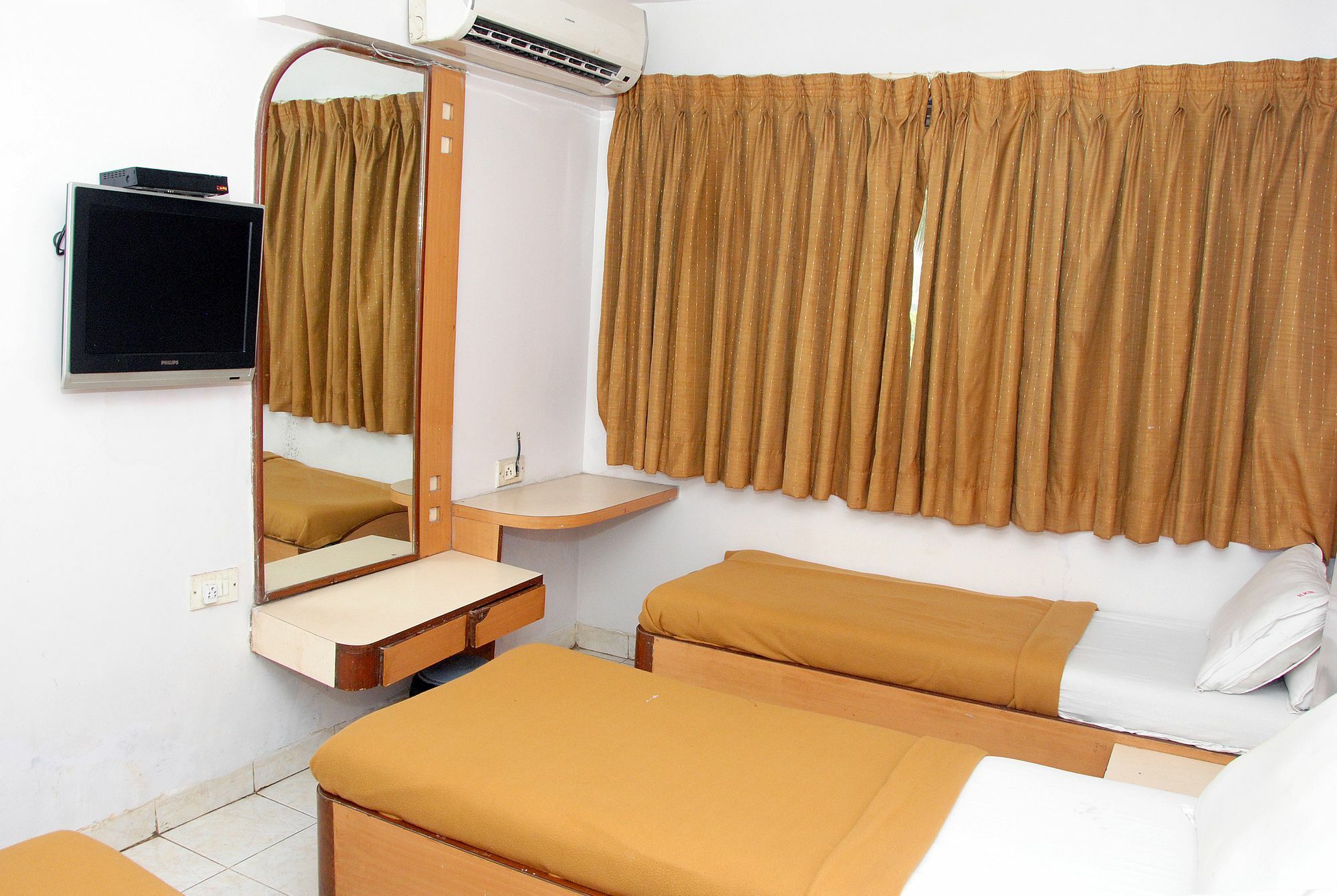 Kamran Residency-near Us Embassy Hotel