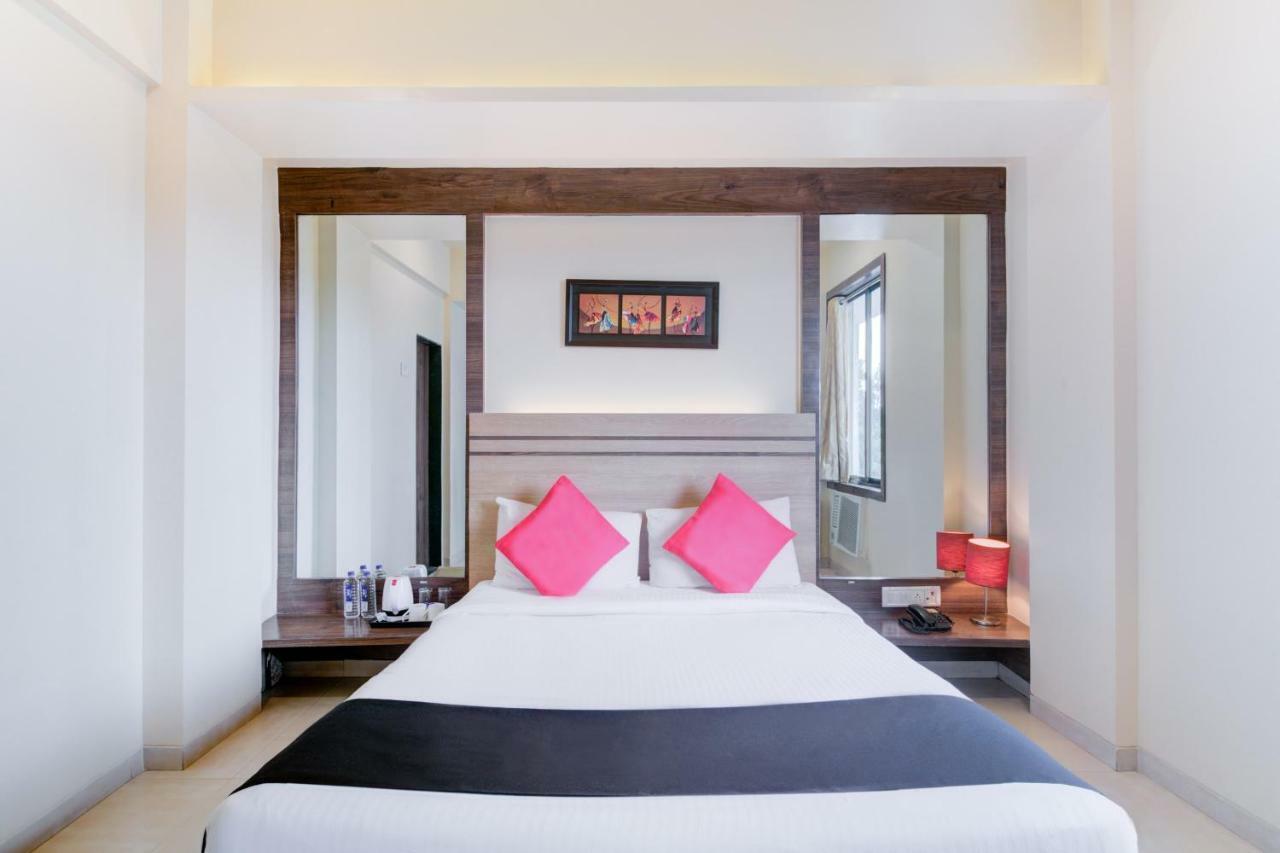 Capital O 45076 Vegas Residency Deluxe