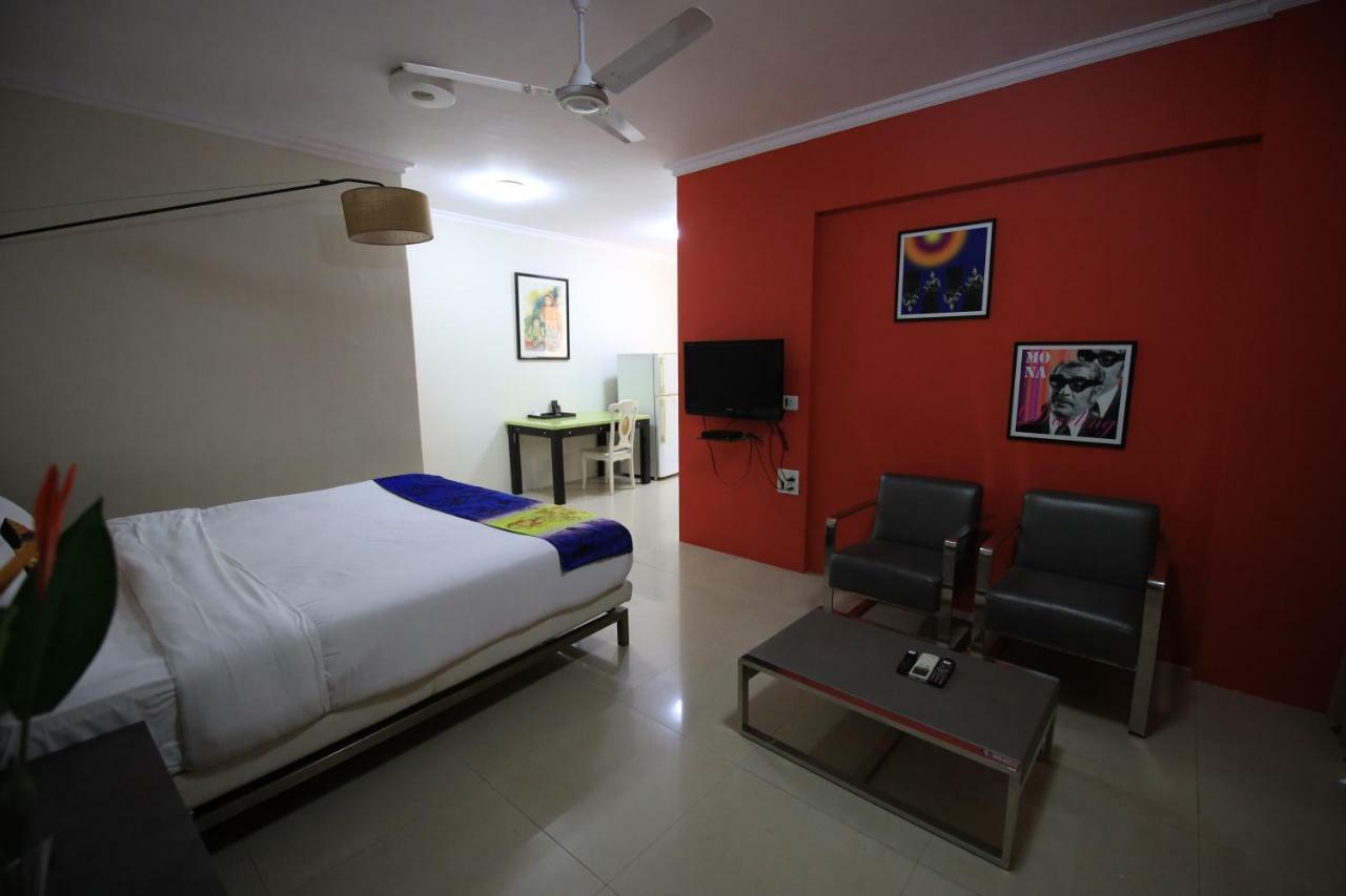 Bed & Breakfast Landmark Bollywood Design