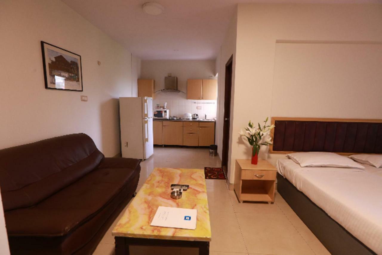Landmark Bollywood Design Bed & Breakfast Mumbai