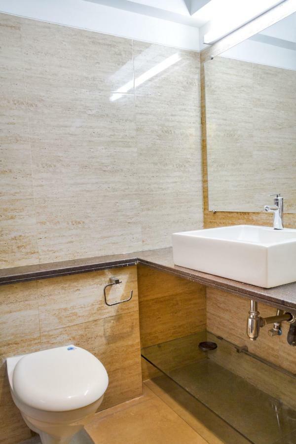 Bed & Breakfast Landmark Bollywood Design Mumbai