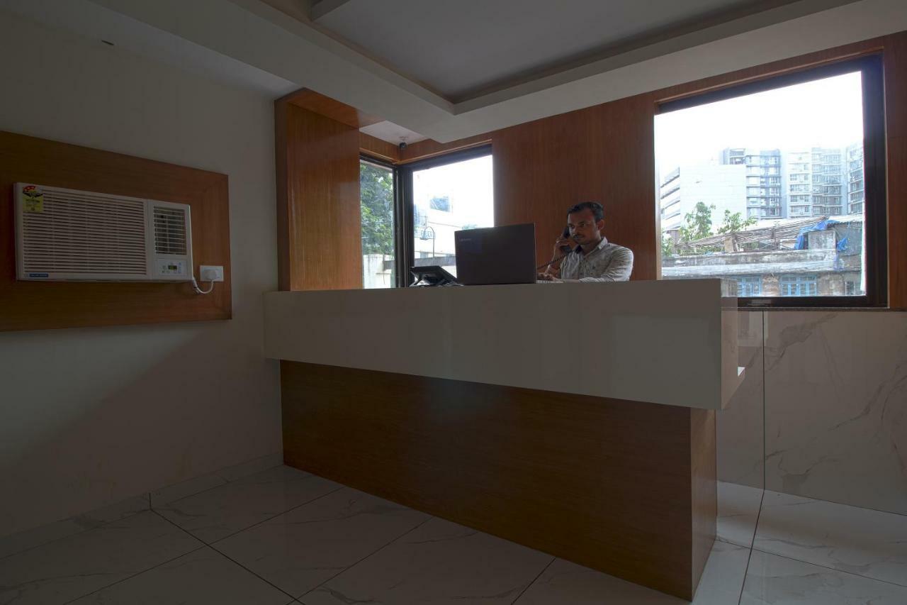 Hotel West