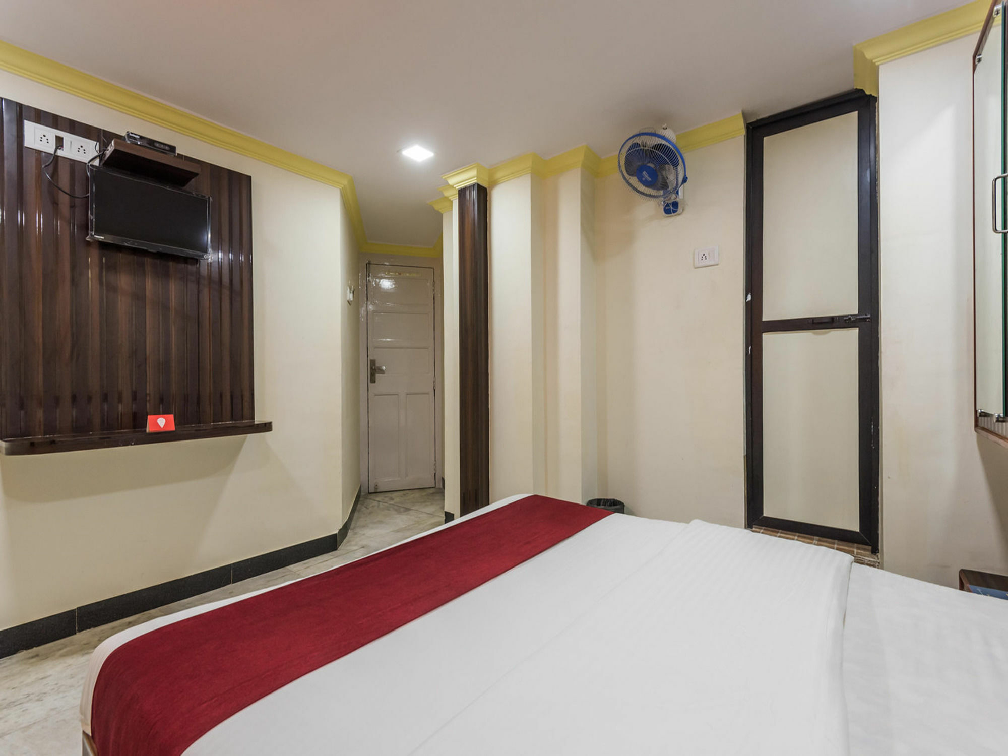 Sea View Colaba Hotel