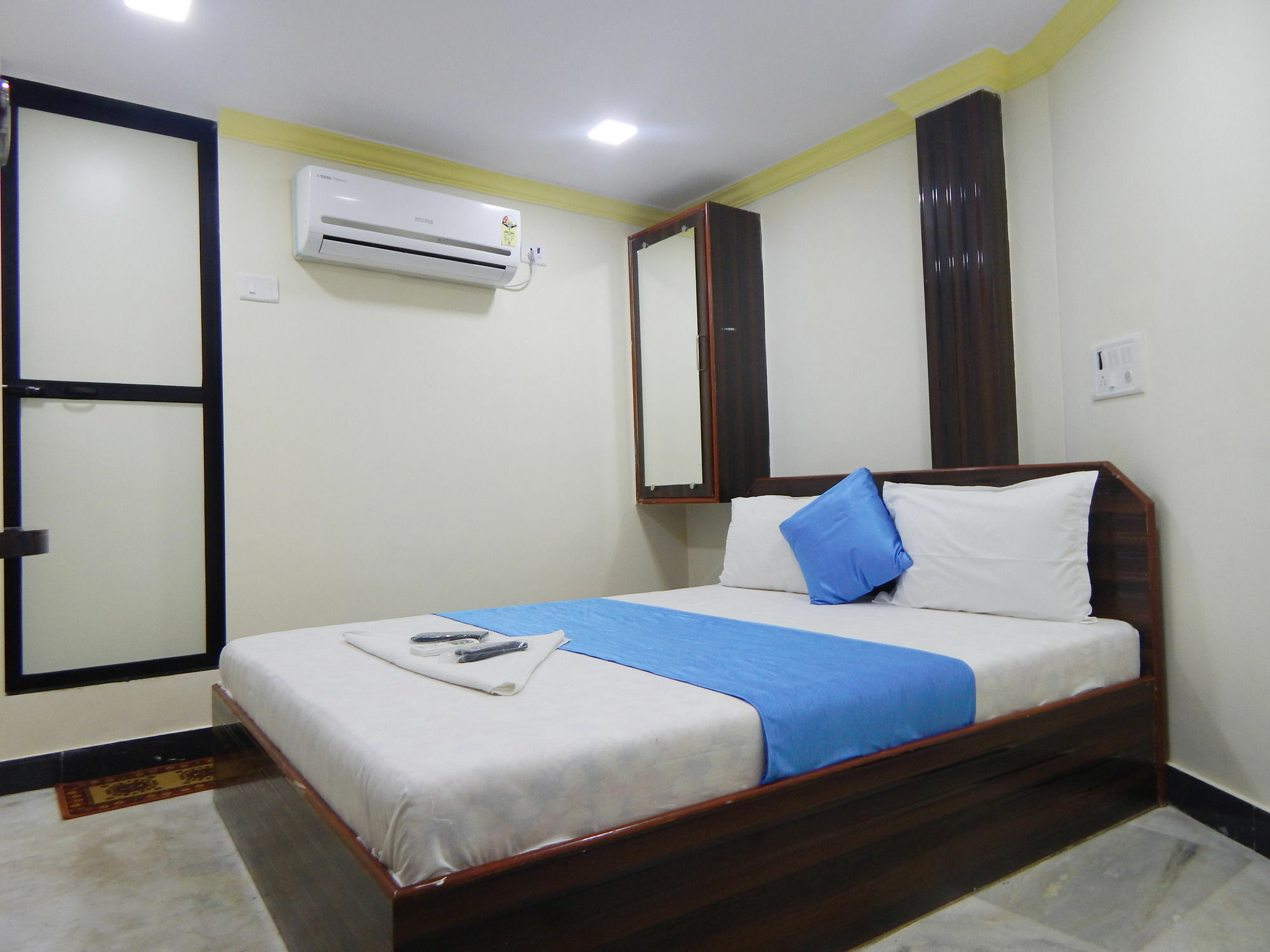 Hotel Sea View Colaba Hotel 3*
