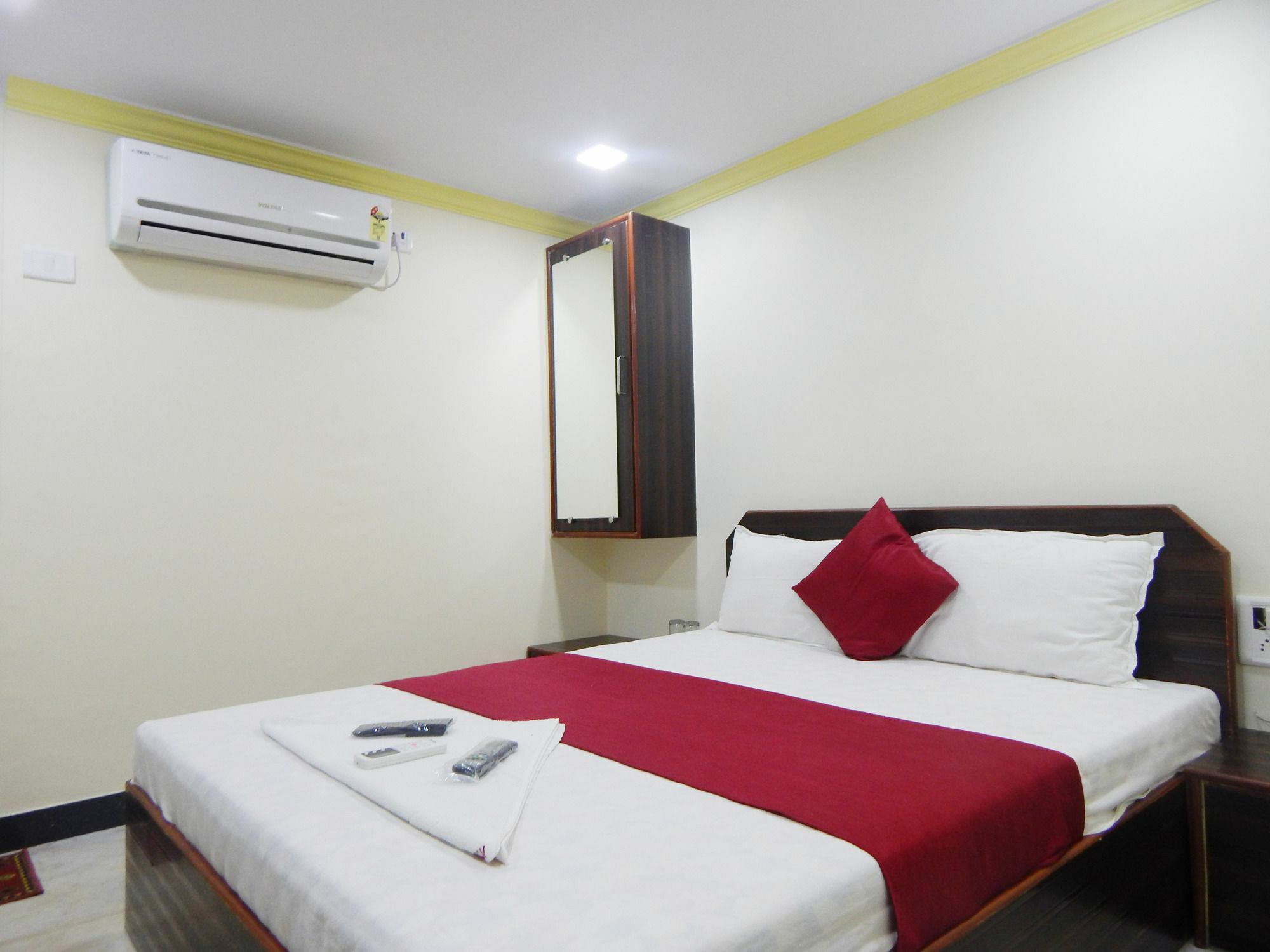 Hotel Sea View Colaba Hotel 3*