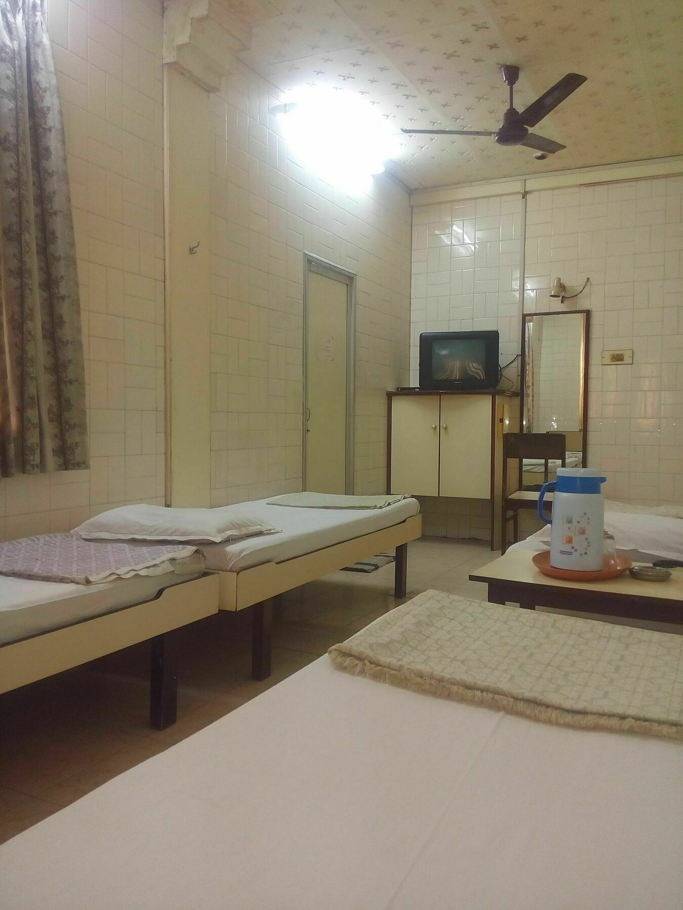 Milan Guest house Mumbai