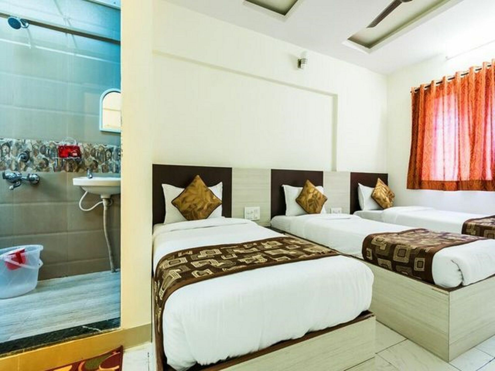 Kurla Residency 3*