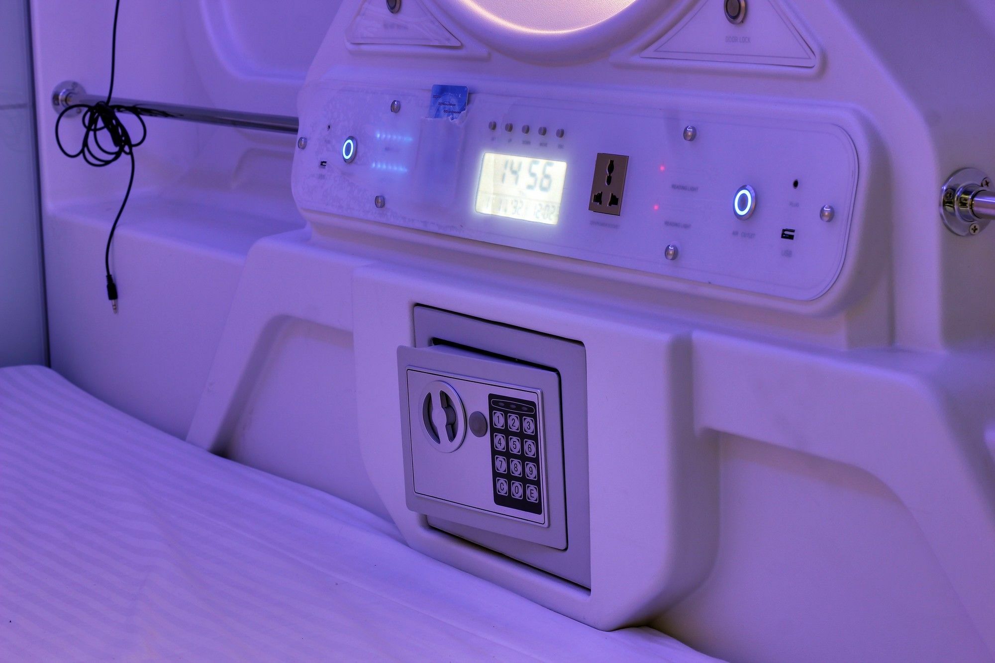 Astropods Airport, Mumbai. Guest house Mumbai