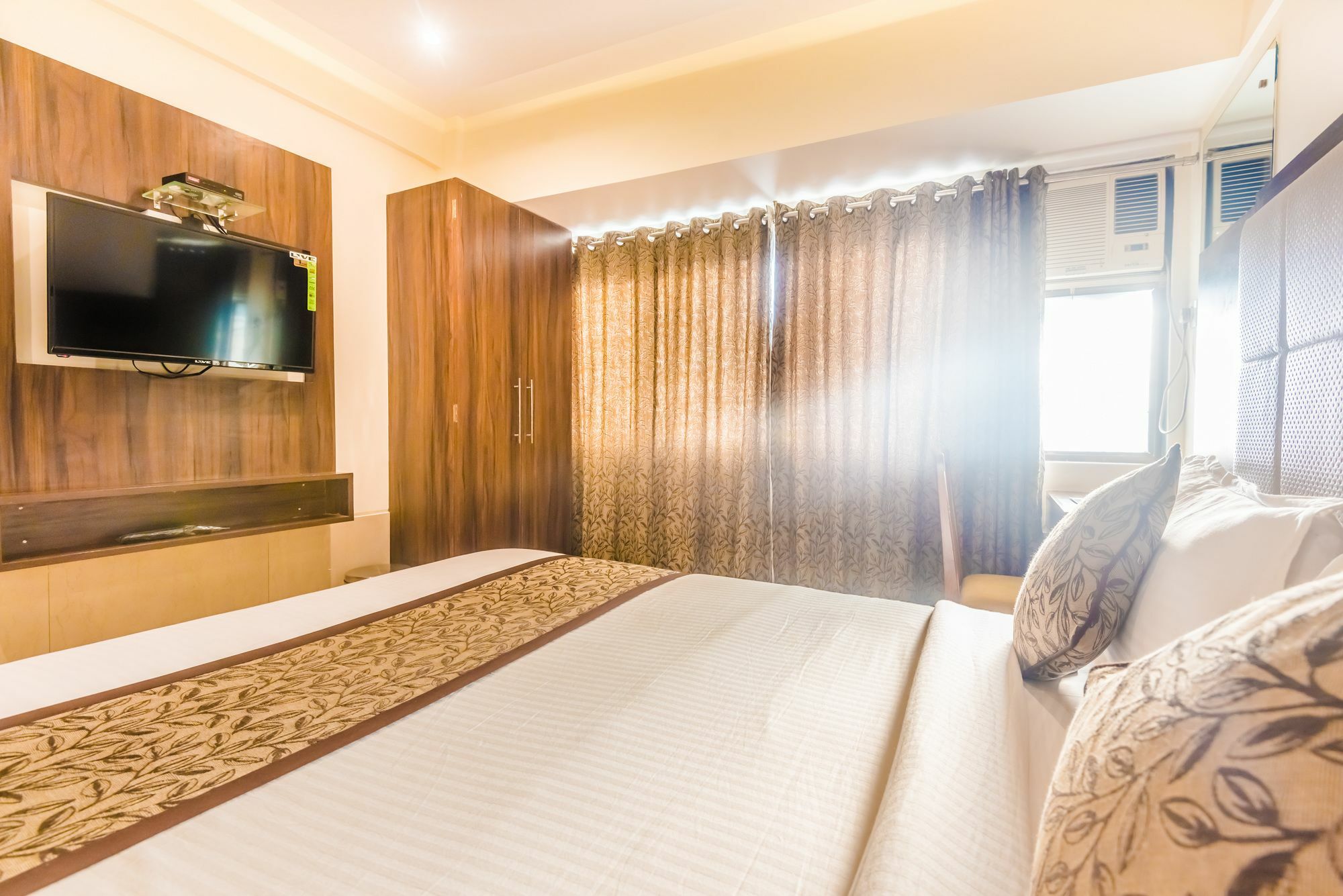 Royal Hotel 3*