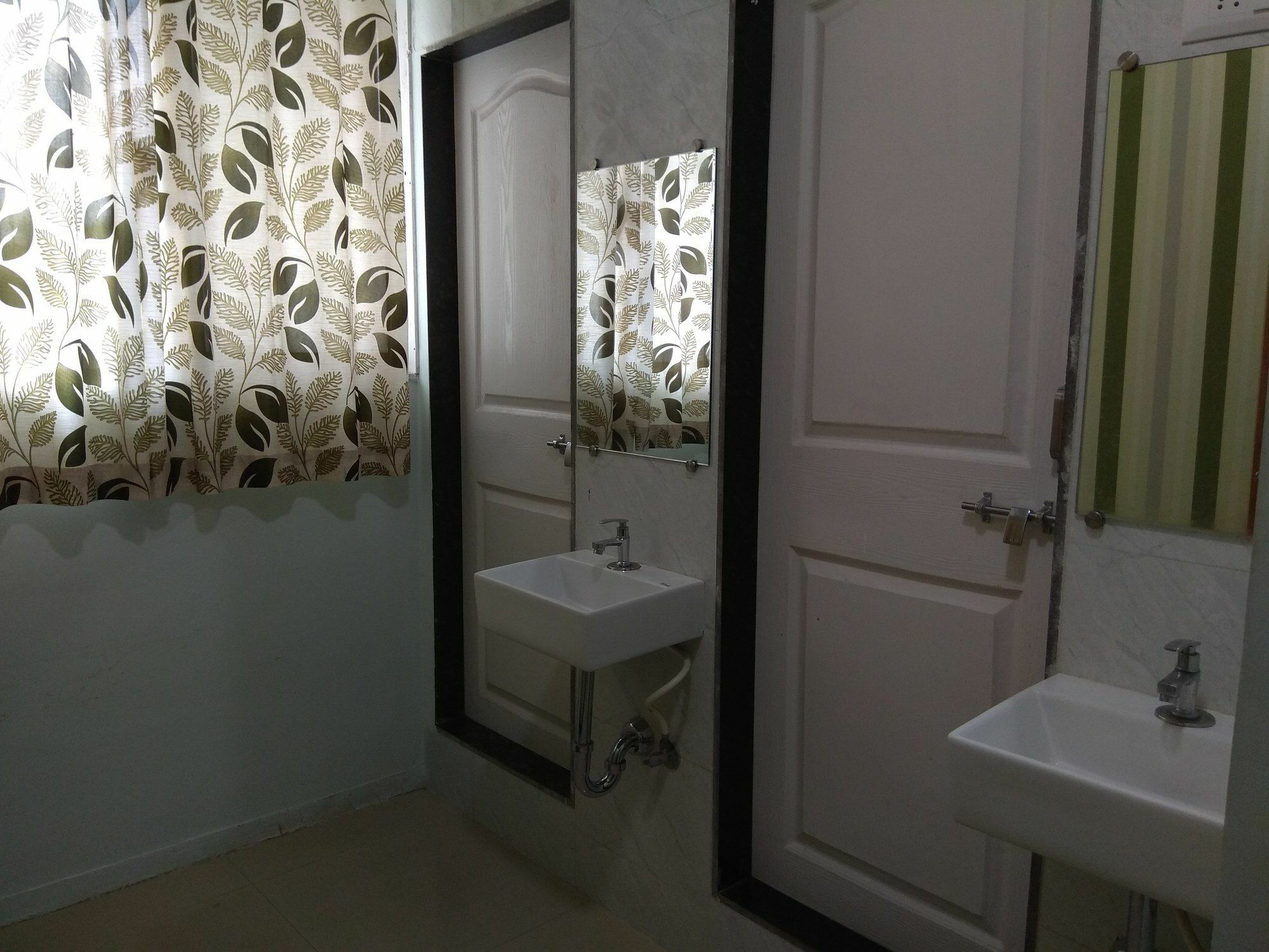 Hotel Shubham Parle Mumbai