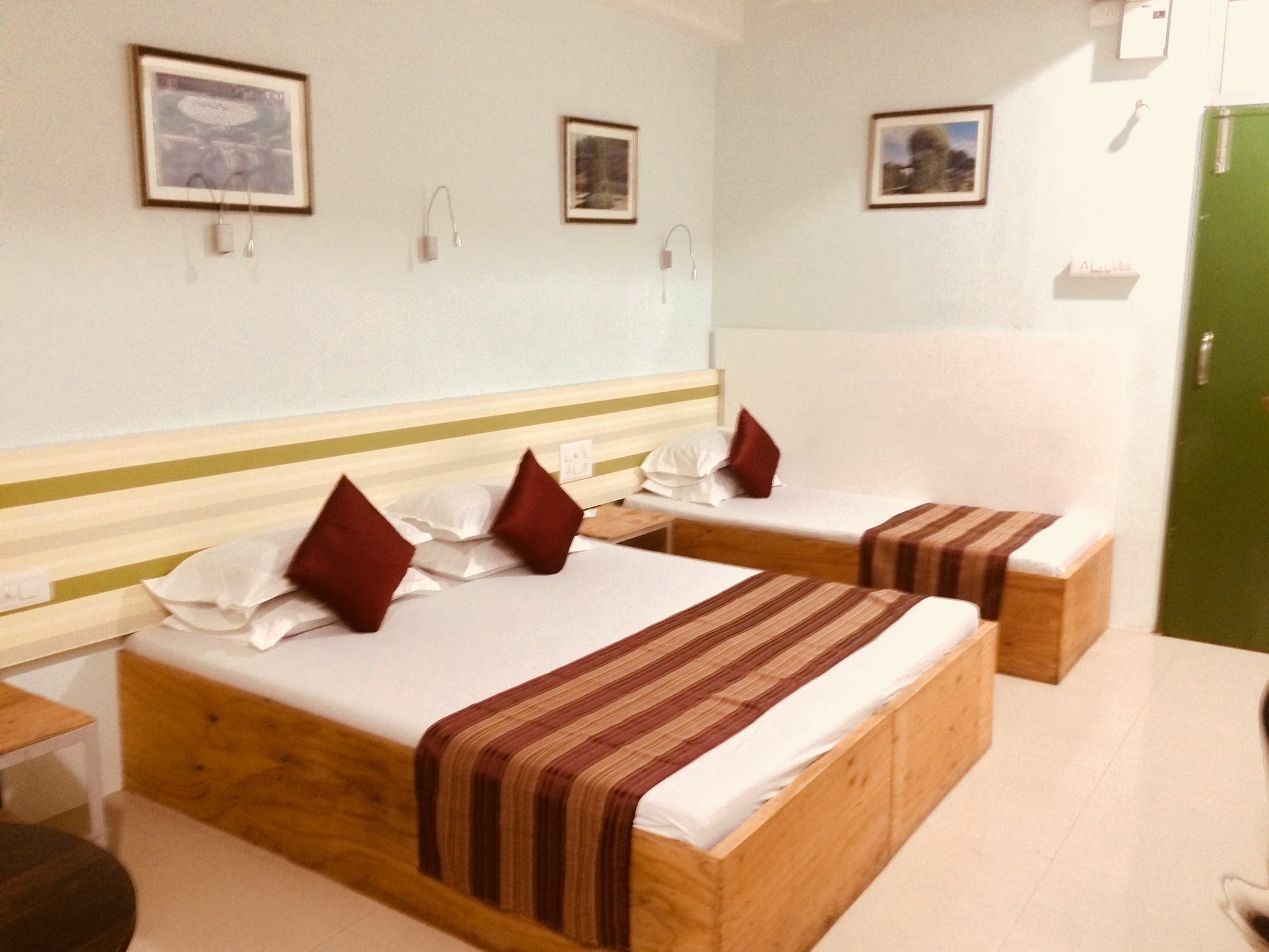 Shubham Parle Hotel Mumbai