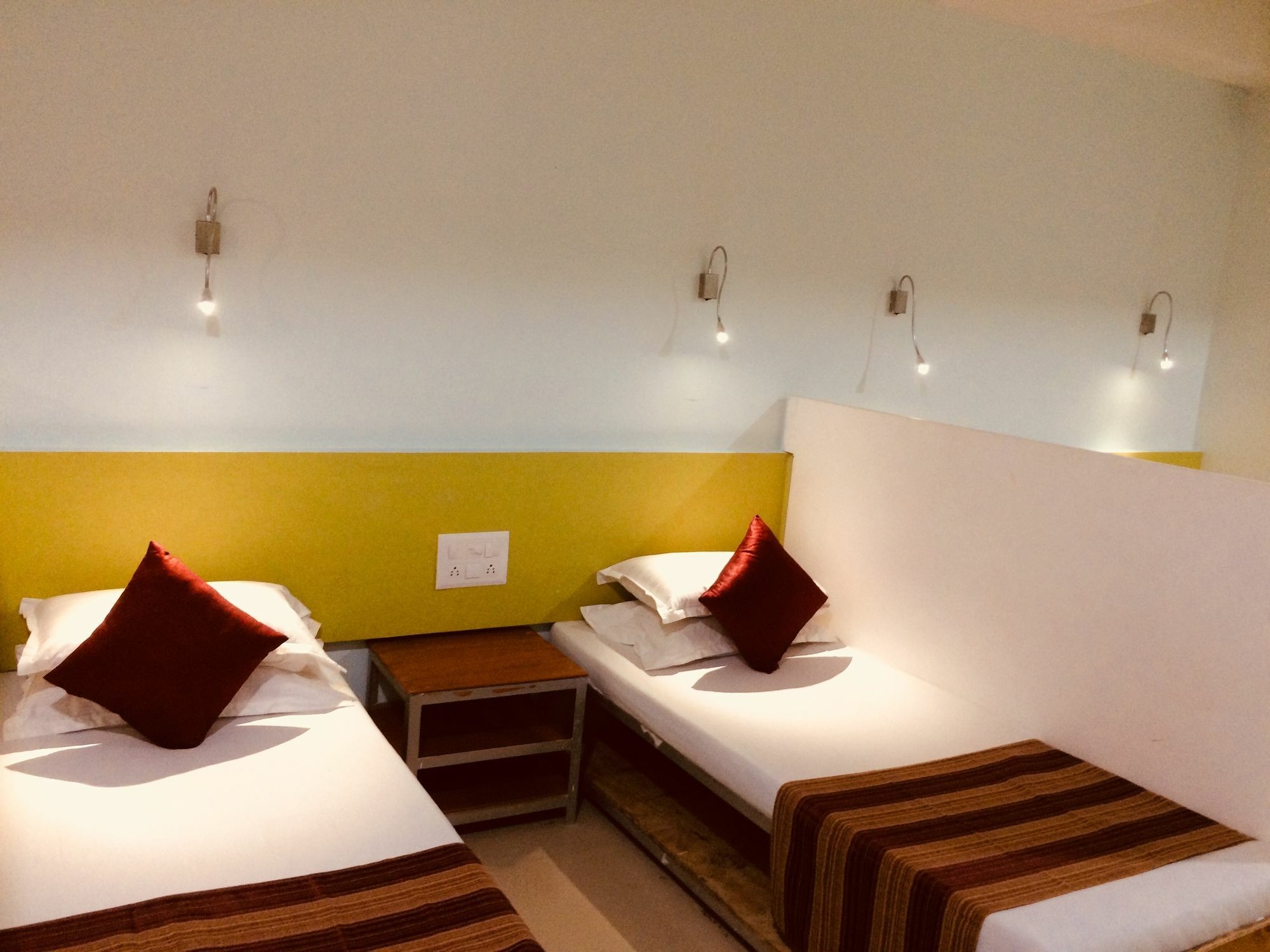 Shubham Parle Hotel Mumbai