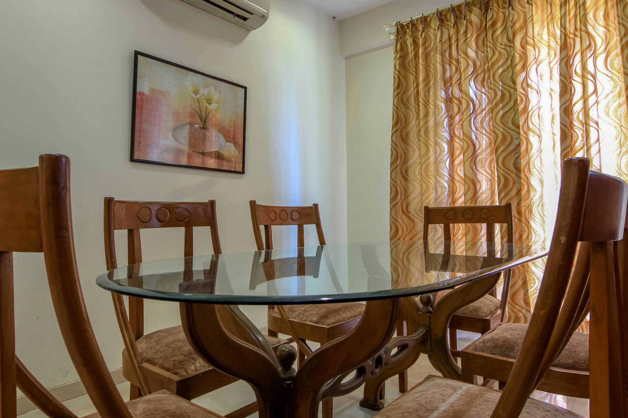 Apartment Hummingbird - Saiprasad *