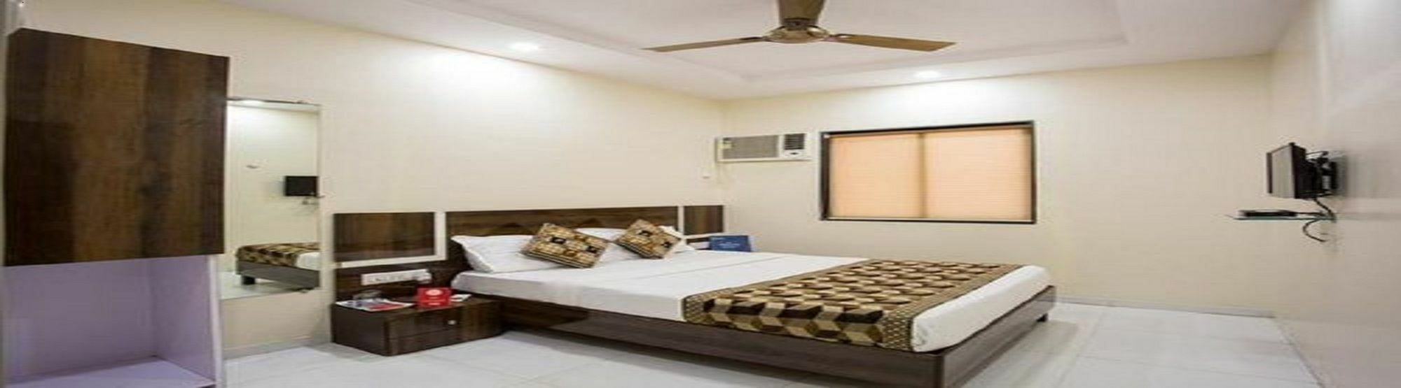 Maangta 133 @ Kurla West Hotel *