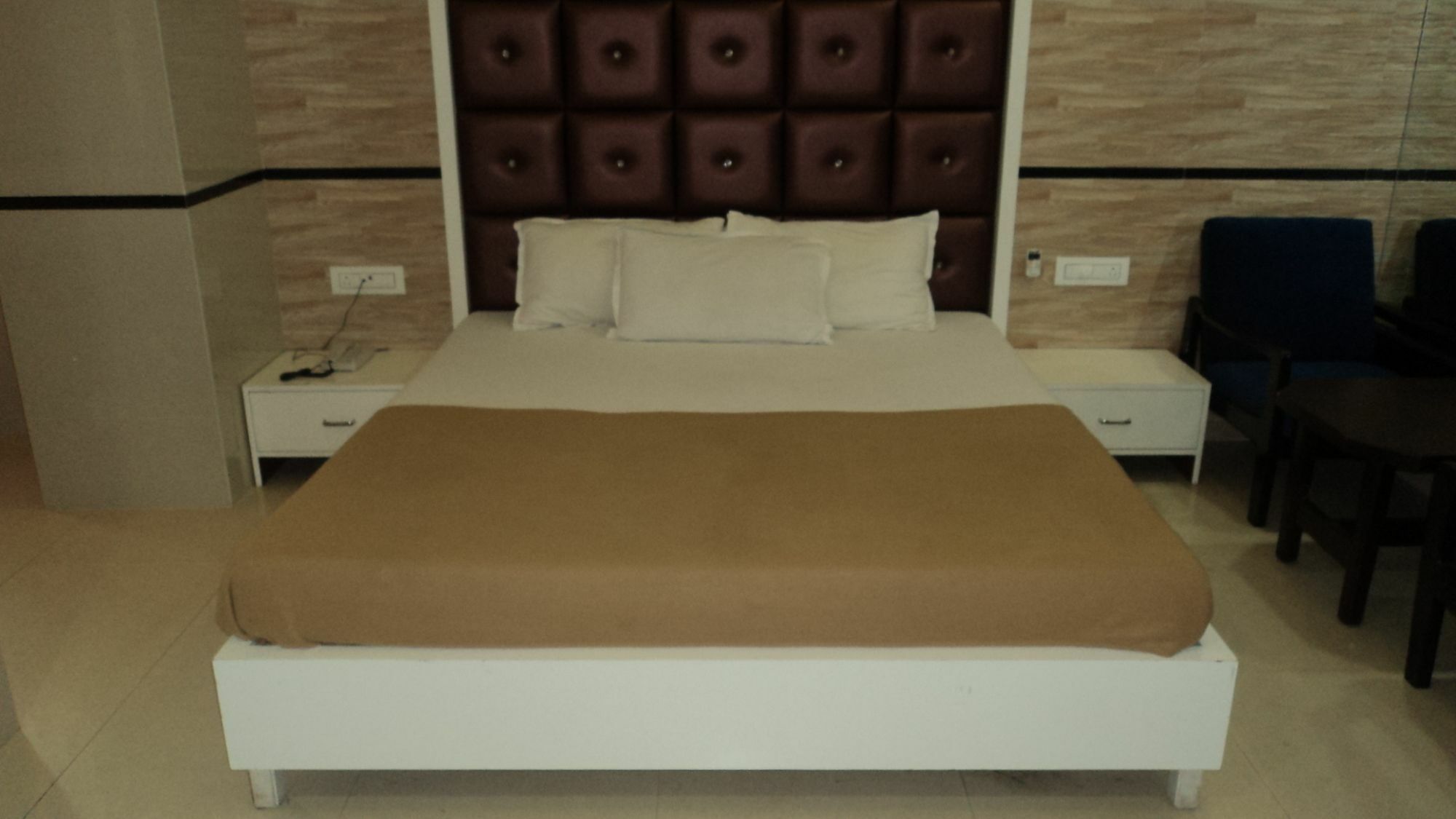 Celeste Colaba Hotel 2*