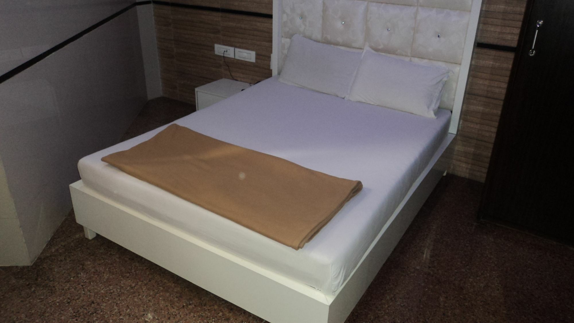 Celeste Colaba 2*