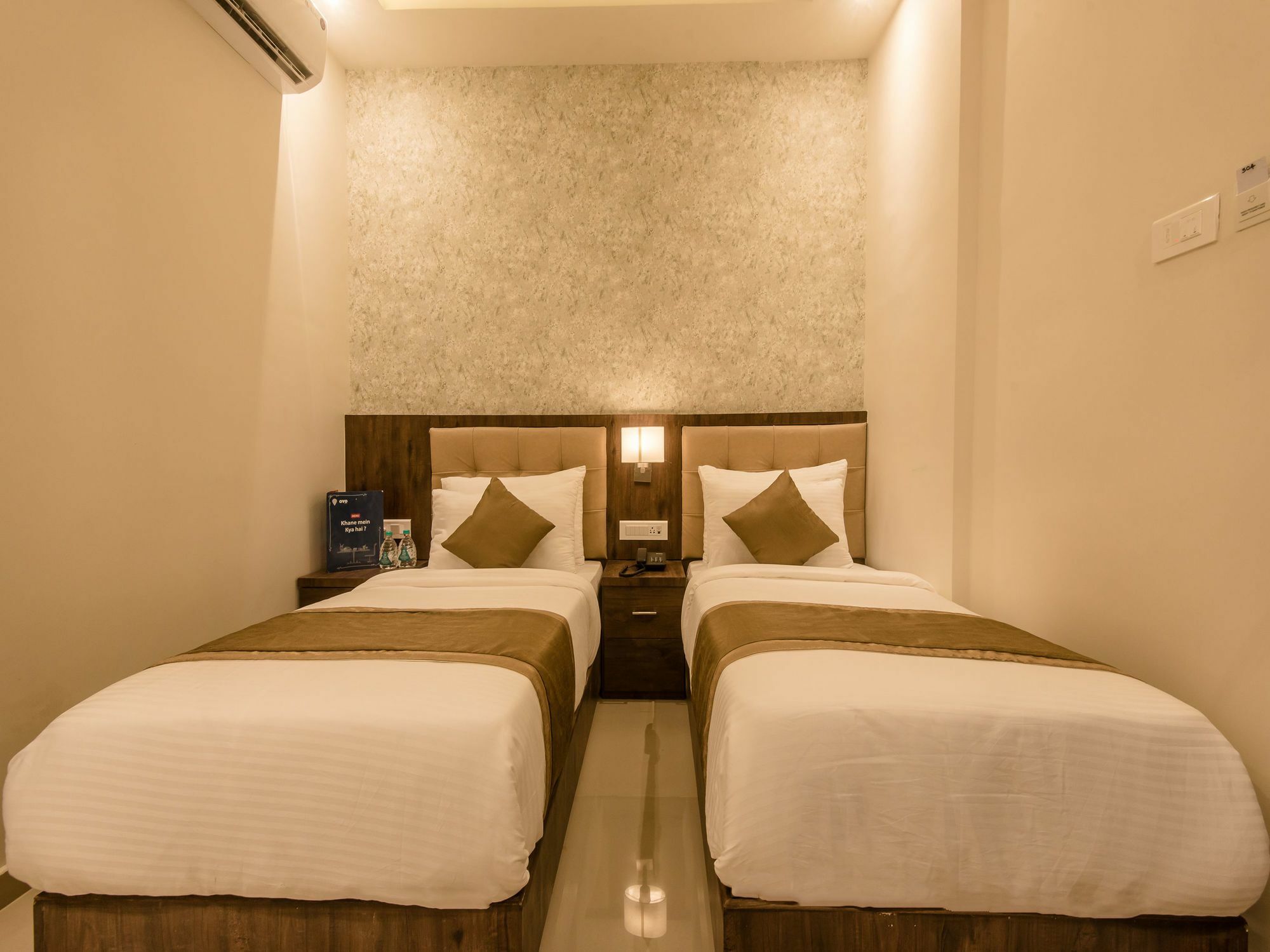 Hotel Oyo 12063 Pearls Bkc 3*