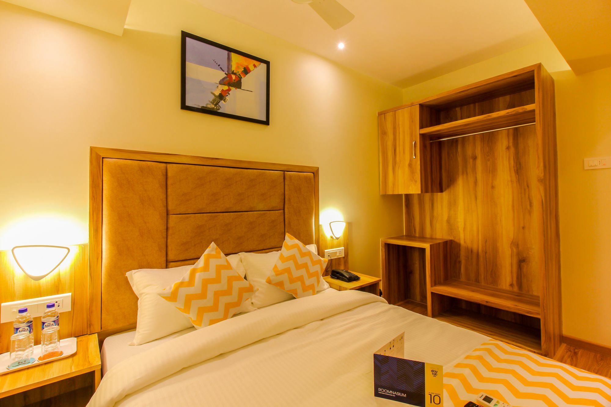 Fluorescent By Bizzgrow International Airport - Formerly Known As Byaris International Hotel