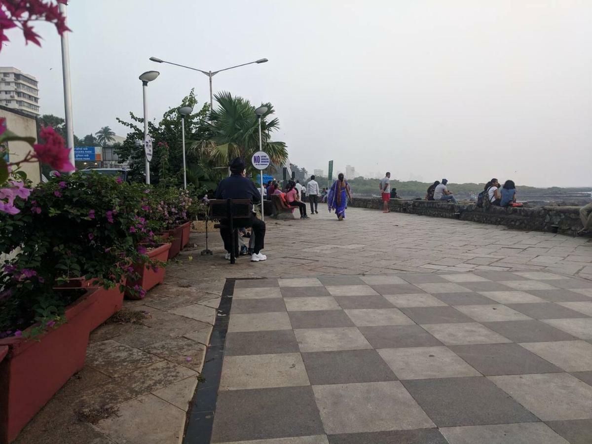Cozy Furnished One Block From The Ocean Mumbai