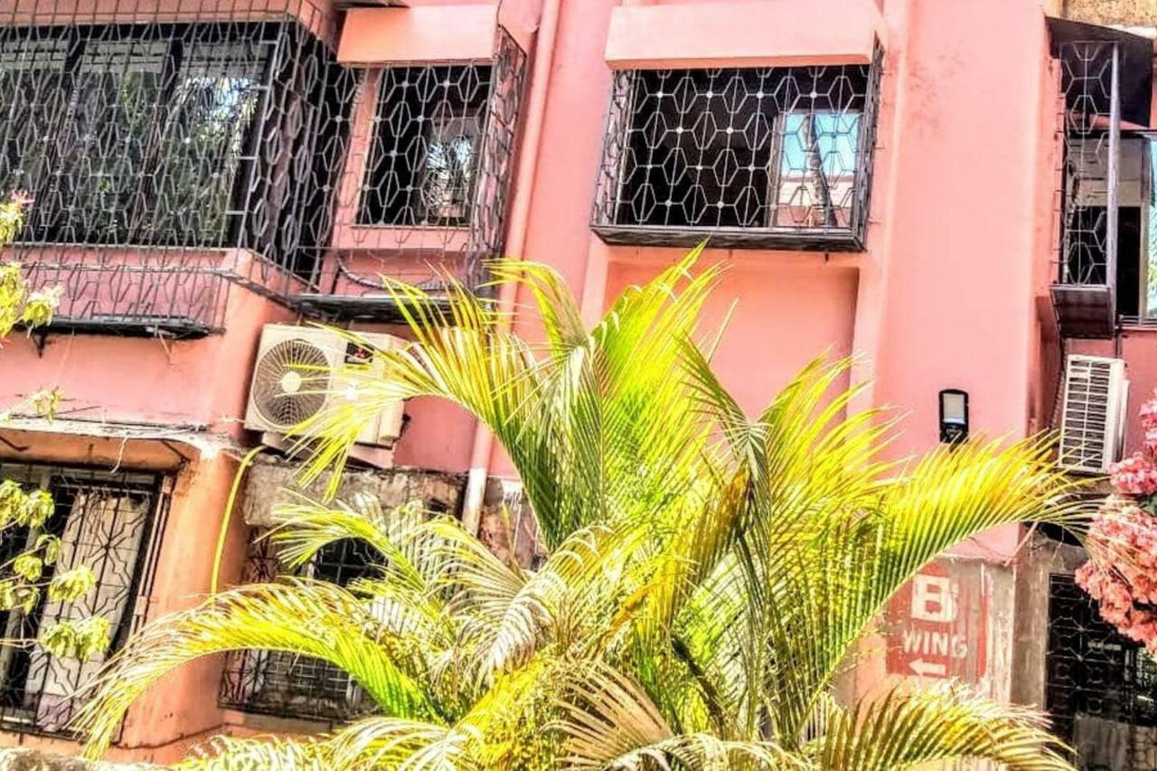 Cozy Furnished One Block From The Ocean Apartment Mumbai