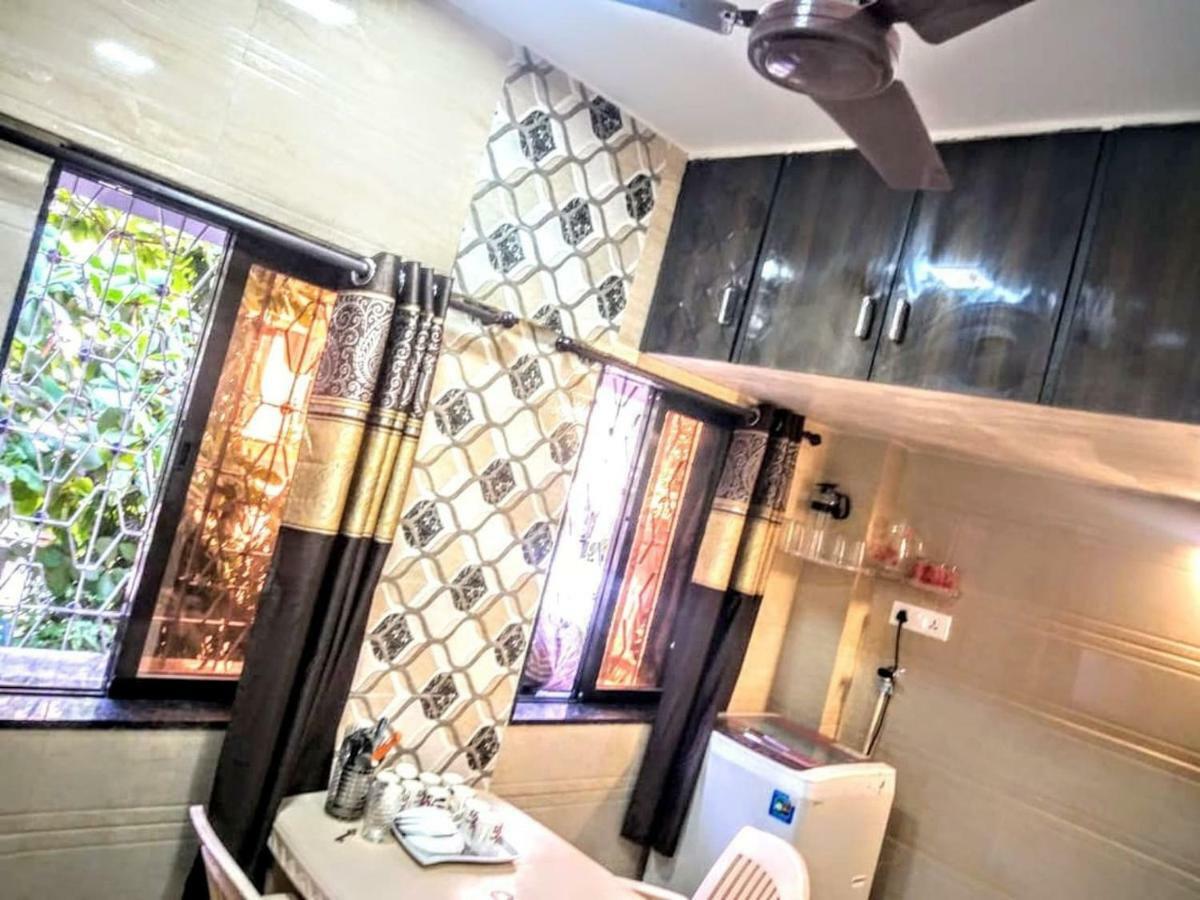 Cozy Furnished One Block From The Ocean Apartment Mumbai