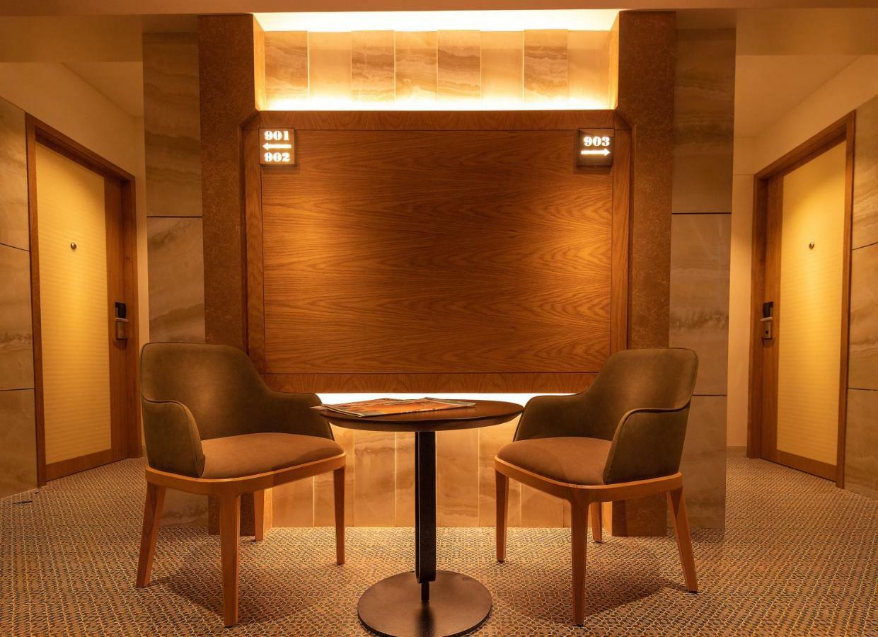 Metropole Hotel Mumbai