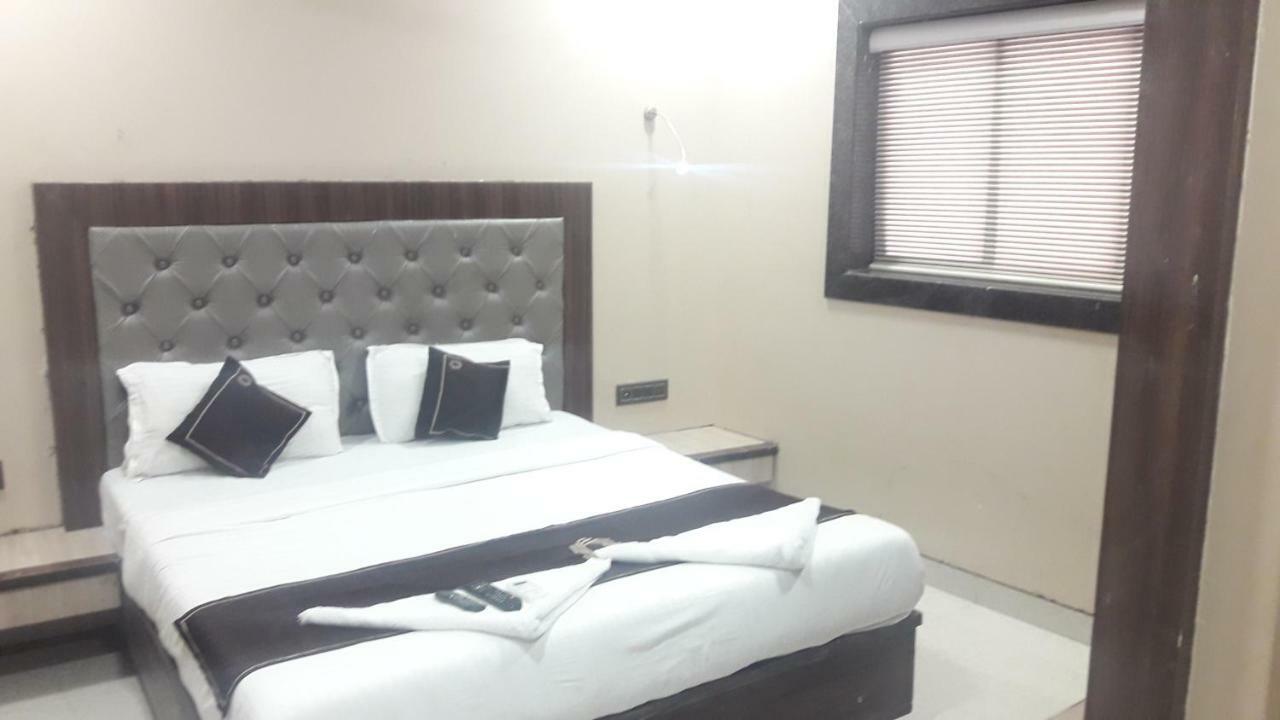 Shine Hospitality 2*